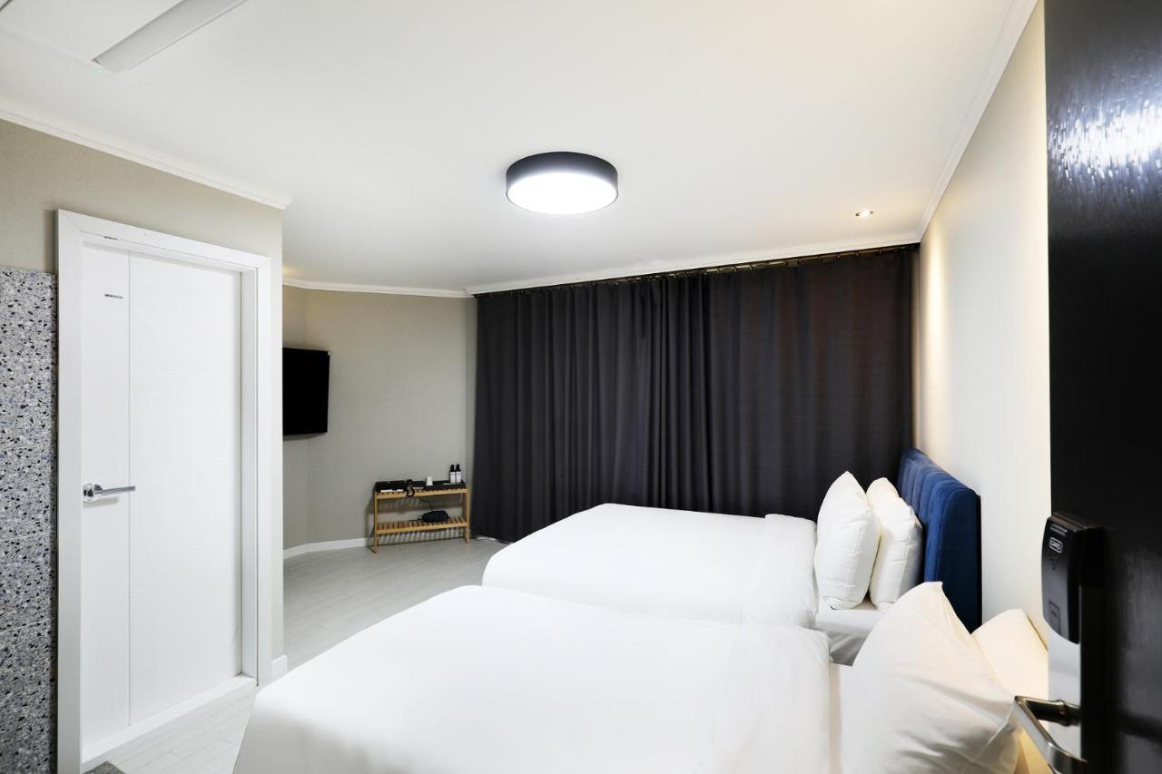 Cornerstone Hotel Seogwipo Ngoại thất bức ảnh