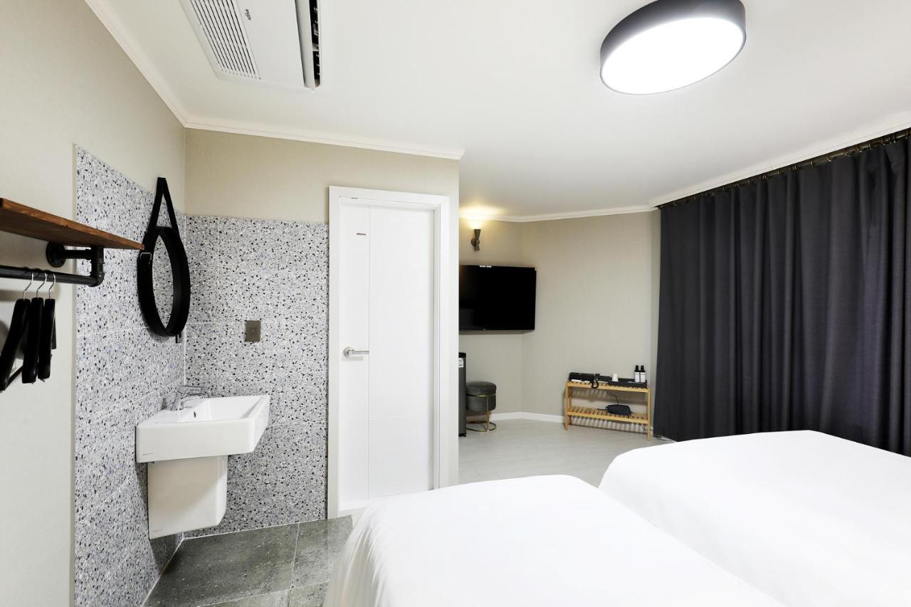 Cornerstone Hotel Seogwipo Ngoại thất bức ảnh