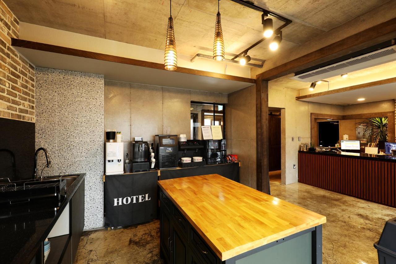 Cornerstone Hotel Seogwipo Ngoại thất bức ảnh