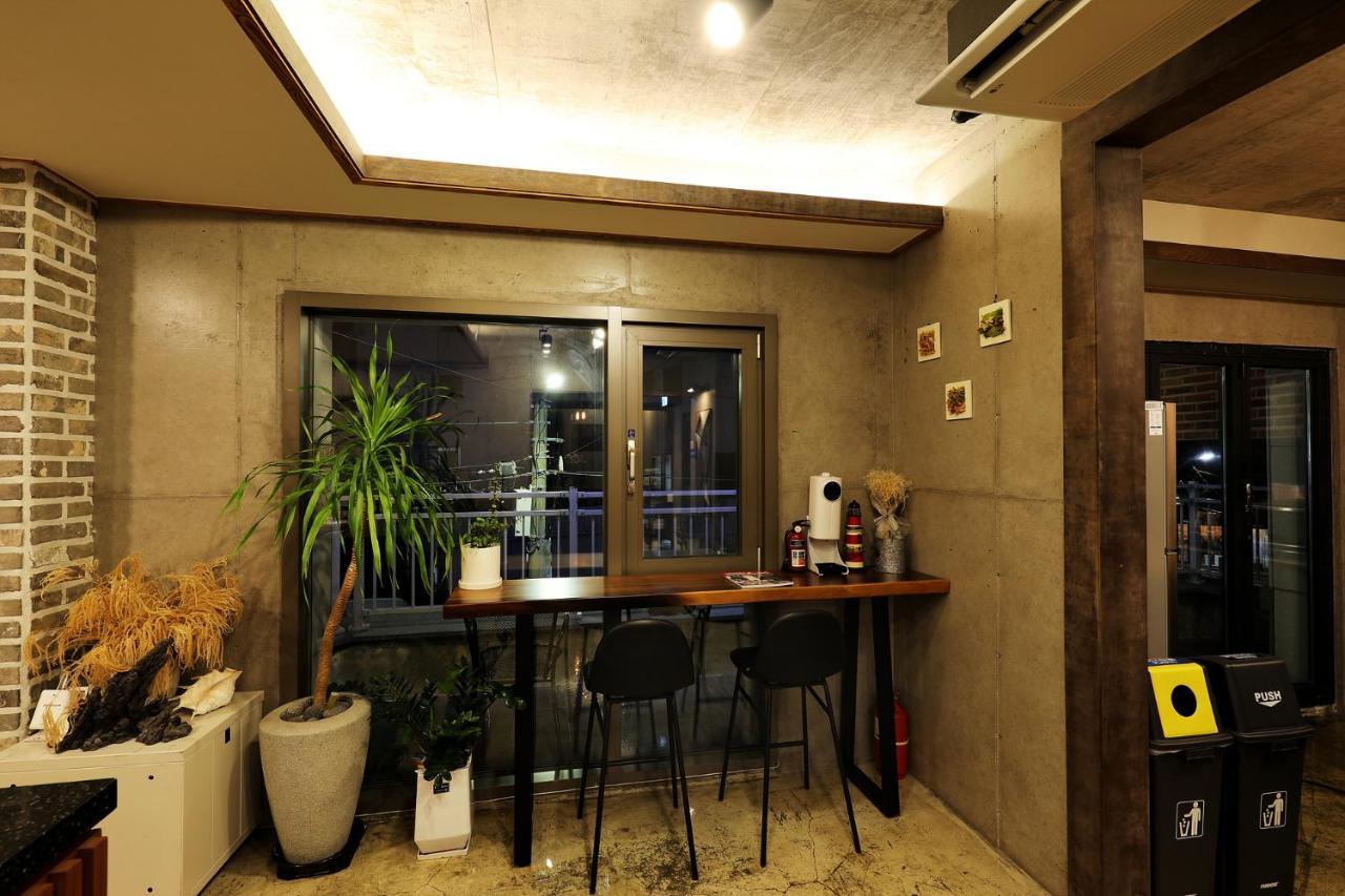 Cornerstone Hotel Seogwipo Ngoại thất bức ảnh